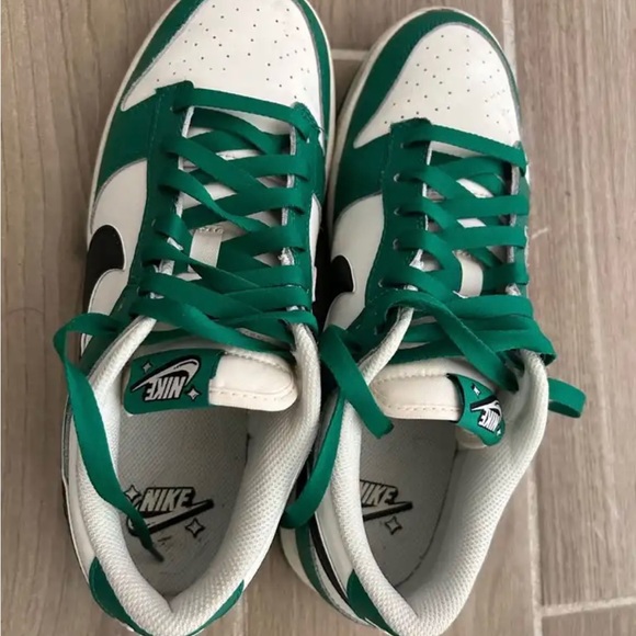 Nike Dunk Low SE (Lottery
Pack Malachite Green) - Picture 3 of 5